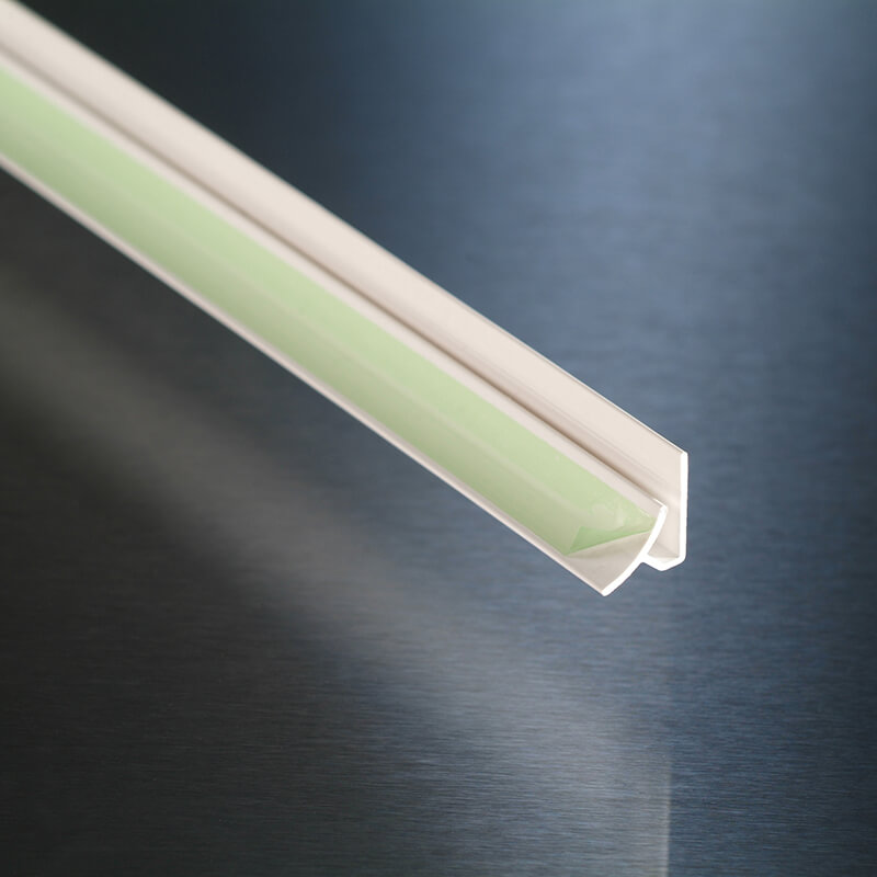 White Satin Internal Corner Joint 3.05m  image